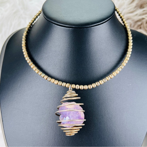 Vintage aged purple stone wired pendant choker necklace - Picture 4 of 7